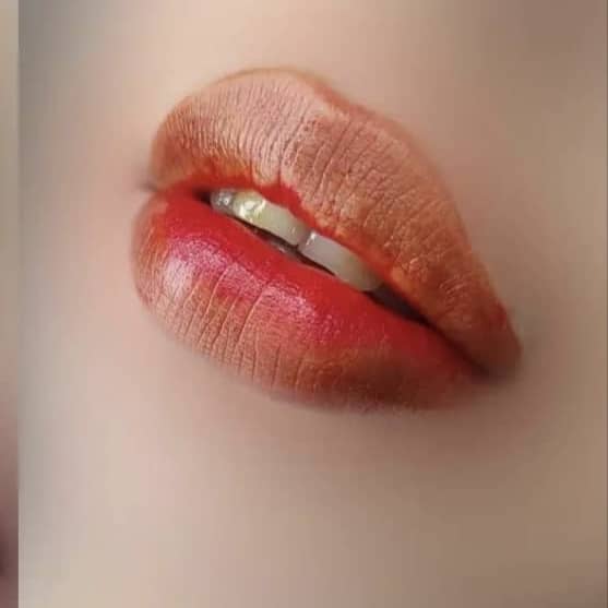 تینت لب زعفرانی بر پایه آب